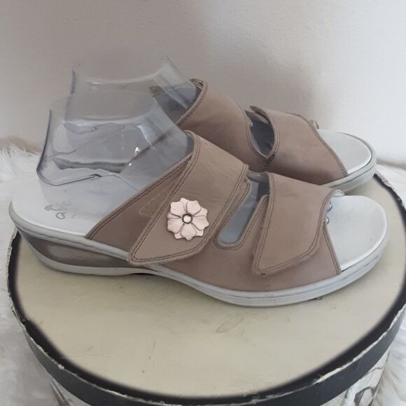 ARA Classic Open Toe Sandal - Picture 4 of 13